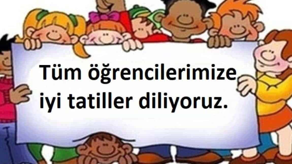 OKULUMUZDAKİ BAŞARILI ÖĞRENCİLERİMİZE BAŞARI BELGELERİ VE ÖDÜLLERİNİ VEREREK SON TÖREN İLE TATİLİ BAŞLATTIK... BİR YILI DAHA BİTİRDİK... YAZ TATİLİ BAŞLADI...  